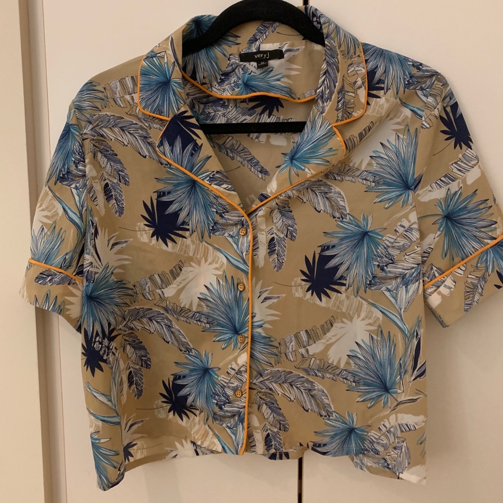 Cropped Shirt